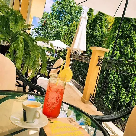 семеен империал Hotel 2*